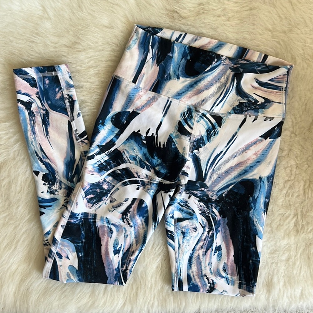NWOT Fabletics marble leggings